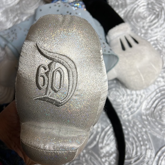 Minnie Mouse 60th diamond anniversary collection - Picture 6 of 9